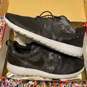 Men’s Nike new in box